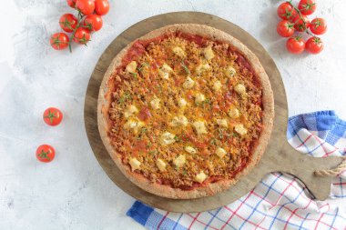 Lezzetli pizzanın yakın plan çekimi.