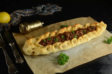 Geleneksel Ev Yapımı Lübnan Etli Turtası - Sfeeha