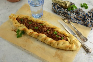 Geleneksel Ev Yapımı Lübnan Etli Turtası - Sfeeha