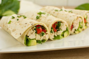 Lezzetli Avokado Salatası yakın plan çekimi.