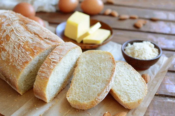 Хлеб Маслом Яйца Столе — стоковое фото