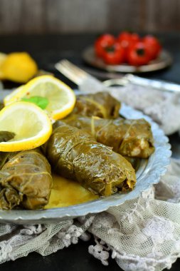 Lezzetli dolma yemeğinin yakın plan çekimi.