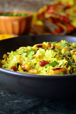 Lezzetli Kanda Poha 'nın yakın çekimi.