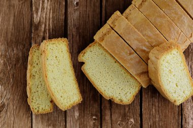 En iyi keto diyeti, unsuz, badem unlu düşük karbonhidratlı ekmek.