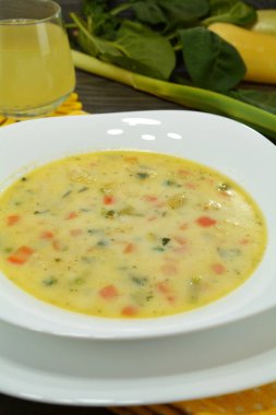 Sebzeli bahar çorbası. 
