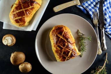 Vejetaryen mantarlı Wellington.