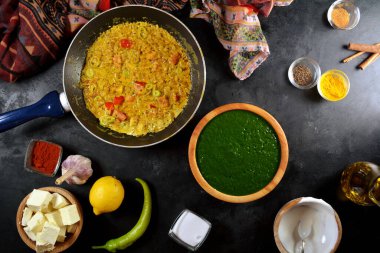 Palak Paneer Hazırlık, kapatın.