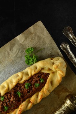 Geleneksel Ev Yapımı Lübnan Etli Turtası - Sfeeha