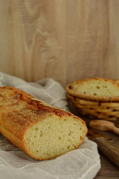 Hausgemachtes Maismehlbrot Auf Dem Tisch — Stockfoto