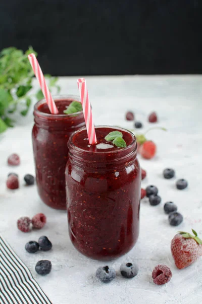 Close Delicious Fresh Berry Smoothie — Stockfoto