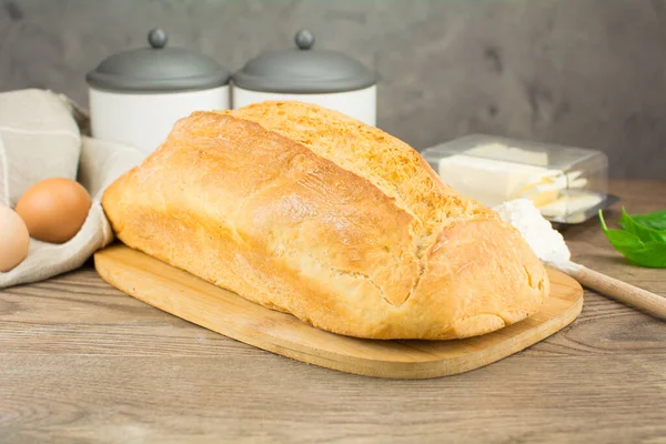 Classic Homemade Wheat Bread Served Wooden Background — Stock Photo, Image