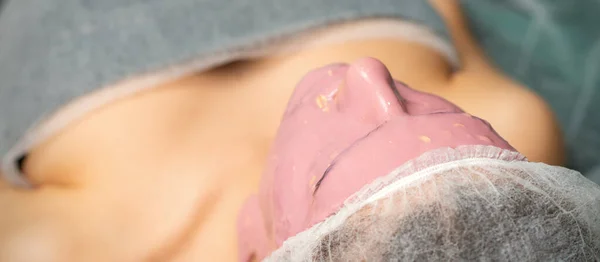 Nők Bőr Szépségápolás Fiatal Alginát Kozmetikai Rózsaszín Maszk Arc Bőr — Stock Fotó