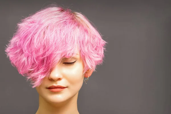 Beautiful Young Caucasian Woman Short Curly Bob Hairstyle Dyed Pink — Stock Photo, Image
