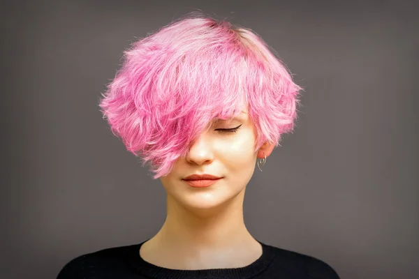 Beautiful Young Caucasian Woman Short Curly Bob Hairstyle Dyed Pink — Stock Photo, Image