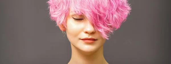 Beautiful Young Caucasian Woman Short Curly Bob Hairstyle Dyed Pink — Stock Photo, Image