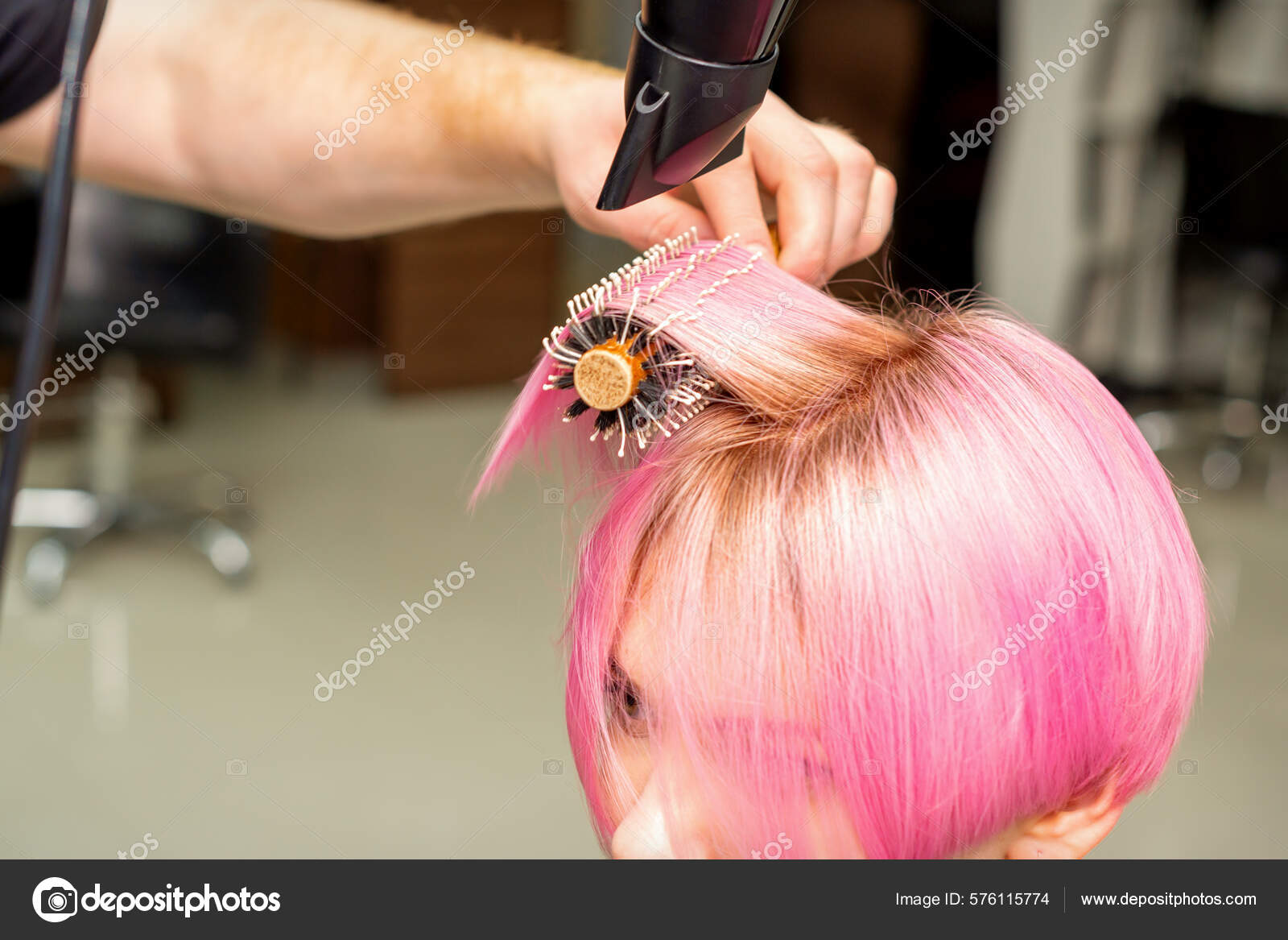 Secado Pelo Corto Rosa Mujer Joven Caucásica Con Secador Pelo