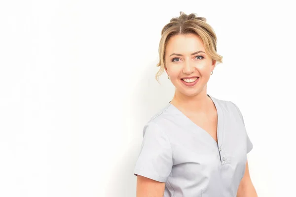 Close Portrait Young Smiling Female Caucasian Healthcare Worker Standing Staring — Fotografia de Stock