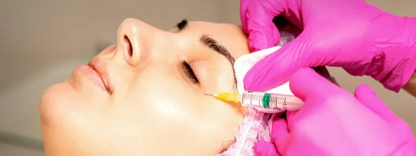 Young White Woman Getting Rejuvenating Facial Injections Hyaluronic Acid Eye — Stock Photo, Image