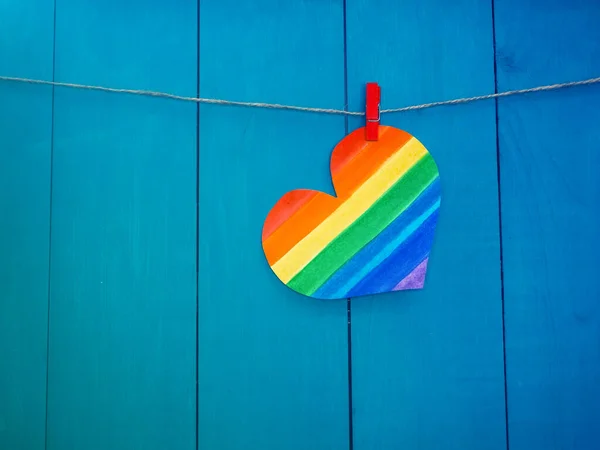 Regenbogenherz, Lgbt Bewegungskonzept. LGBT-Farben, Liebestapete, Valentinstag. — Stockfoto