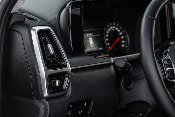 Klimaanlagen Aus Nächster Nähe Die Klimaanlage Läuft Auto Detail Innenraum — Stockfoto