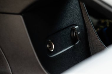 Modern araba prizi prizi. Kapalı 12V elektrik prizi prizi.