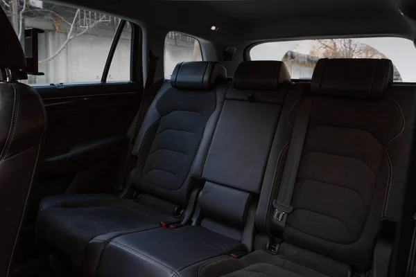 Összecsukható Ülések Egy Raktér Kocsi Belsejében Modern Autó Belső Tér — Stock Fotó