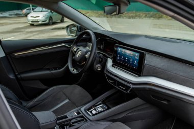 MOSCOW, RUSSIA - Nisan 04, 2021 Skoda Octavia Dördüncü nesil, model yıl 2021. Skoda Octavia NX iç mekan görüntüsü. İç ayrıntılar.
