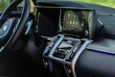 MOSCOW, RUSSIA - 25 Mayıs 2021 Kia Sorento Dördüncü nesil MQ4. İç mekan görüntüsü. Kia Sorento iç dekorasyonunun ayrıntıları.