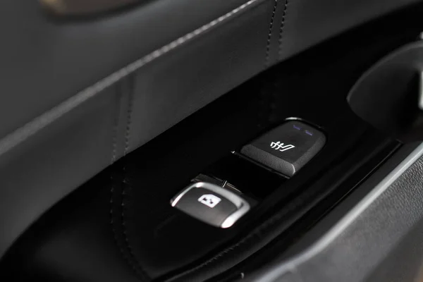 阀座加热控制器按钮关闭视图 汽车内部 汽车内部座位加热器按钮 — 图库照片