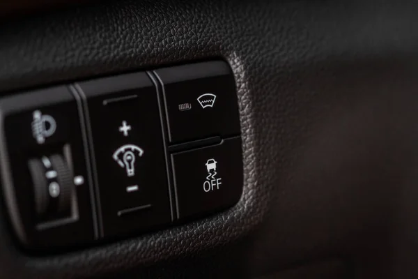 手动操作Esp 电子稳定程序 控制关闭视图 一辆现代汽车的内部细节 Esp按钮 — 图库照片
