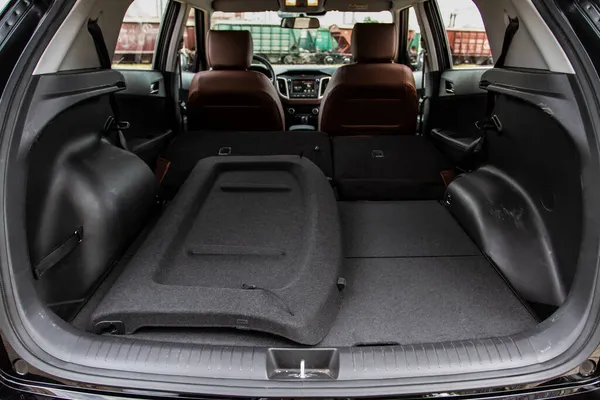 Enorme Limpio Vacío Maletero Del Coche Interior Camioneta Compacta Vista —  Fotos de Stock