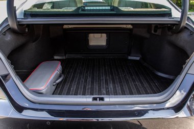 MOSCOW, RUSSIA - 15 Ağustos 2021 Toyota Camry (XV70), 2021 yılında şehir planında orta büyüklükte bir sedan otomobil modeli. İç mekan görüntüsü. Toyota Camry 'nin iç detayları.