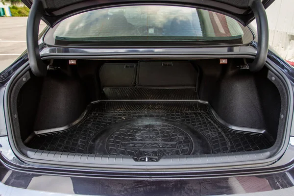 MOSCOW, RUSSIA - 15 AĞUSTOS 2021 Hyundai Sonata 8. nesil (DN8), orta büyüklükte bir sedan otomobil modelidir. İç mekan görüntüsü. Hyundai Sonata 'nın iç detayları..