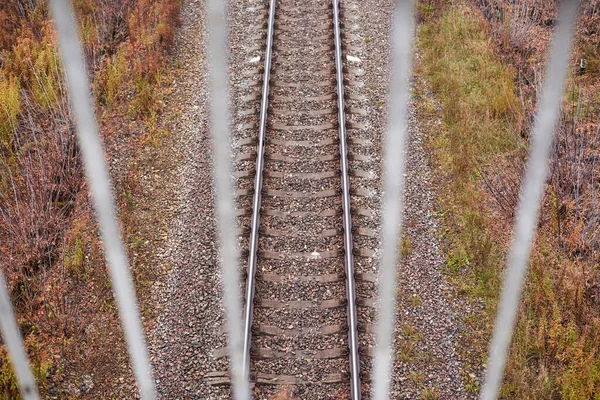 Pohled Železnici Přes Plot Mostu — Stock fotografie