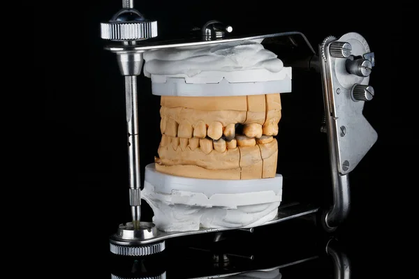 Seramik Sekmeler Için Eklem Makinesi Isırık Modeli — Stok fotoğraf