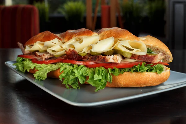 Delicious Sandwich Beef Cheese Vegetables Large Plate — Stock Photo, Image