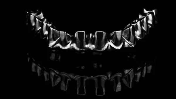 Κοσμήματα Κατασκευασμένα Οδοντιατρική Δέσμη Τιτανίου Μαύρο Φόντο — Φωτογραφία Αρχείου