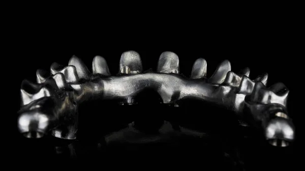 Högkvalitativ Titanbalk För Tillverkning Övre Käkprotes Från Insidan Protesen — Stockfoto