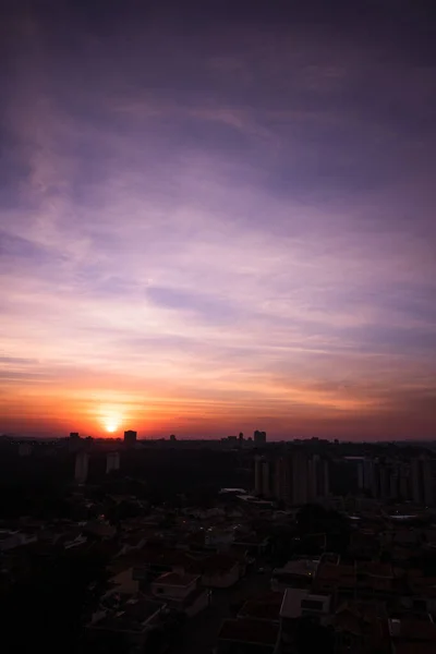 Wschodzące Słońce Panoramą Miasta — Zdjęcie stockowe