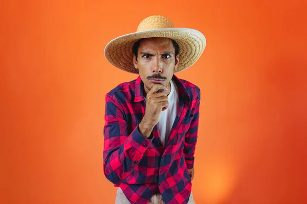 Black Man Junina Party Outfit Terisolasi Orange Background Pemuda Mengenakan — Stok Foto