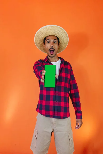 Black Man Junina Party Outfit Kezében Egy Tabletta Vagy Mobil — Stock Fotó