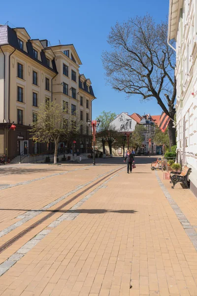 Zelenogradsk Rusko Května 2021 Pěší Ulice Slunečného Dne Obchody Lidmi — Stock fotografie