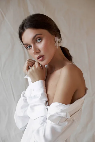 Classic Portrait Blonde Woman White Shirt Flower Earrings Her Ears — Stock Photo, Image