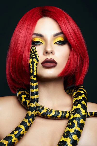 Beautiful Woman Red Hair Yellow Python Snake Her Neck Professional — Zdjęcie stockowe