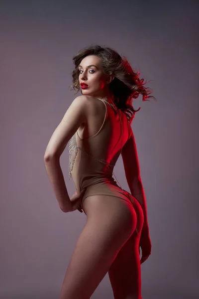 Schönheit Sexy Frau Beigen Body Schmuck Aus Strass Perfekte Körperfrau — Stockfoto