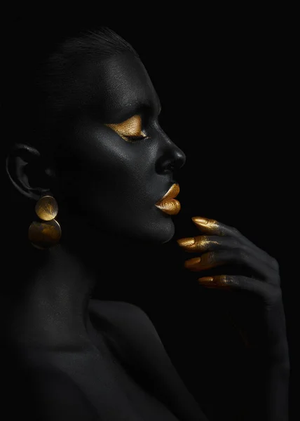 Beauty Woman Painted Black Skin Color Body Art Gold Μακιγιάζ — Φωτογραφία Αρχείου