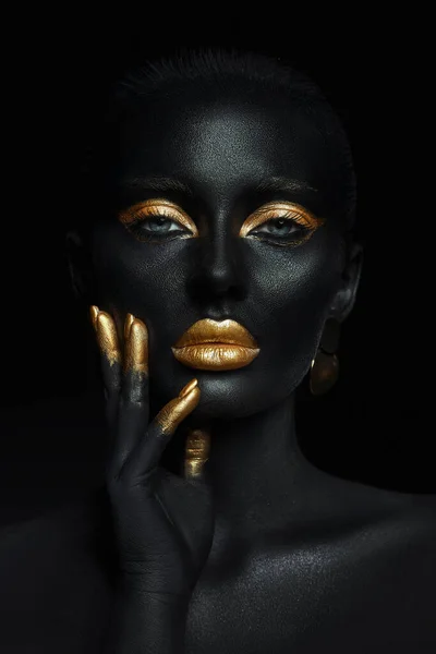 Beauty Woman Painted Black Skin Color Body Art Gold Μακιγιάζ — Φωτογραφία Αρχείου