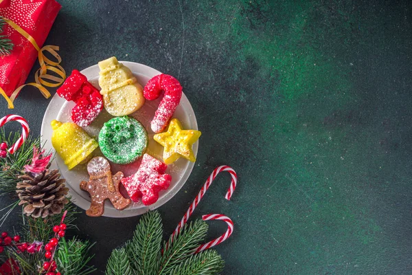 Weihnachtslustige Bunte Pfannkuchen Form Traditioneller Weihnachtssymbole Schneemann Lebkuchenmann Weihnachtsbaum Stern — Stockfoto