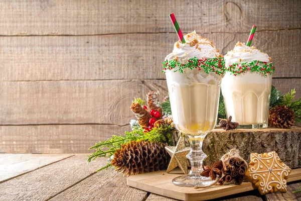 Festive Christmas Drinking Eggnog Milkshake Cocktail Ice Cream Rapped Cream — 스톡 사진