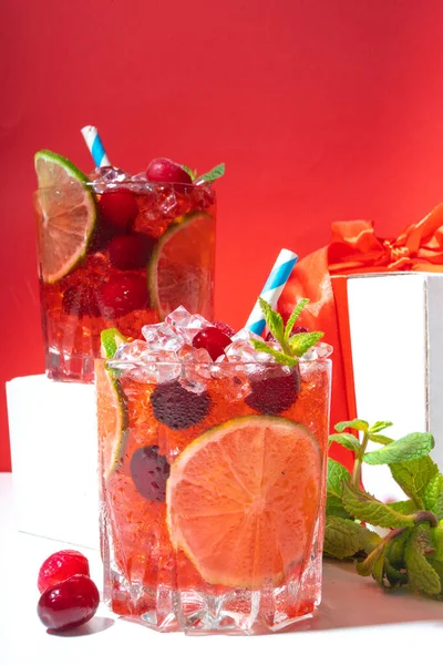 Autumn Winter Cranberry Cocktail Cranberry Mojito Lime Crushed Ice Int — Stock Photo, Image